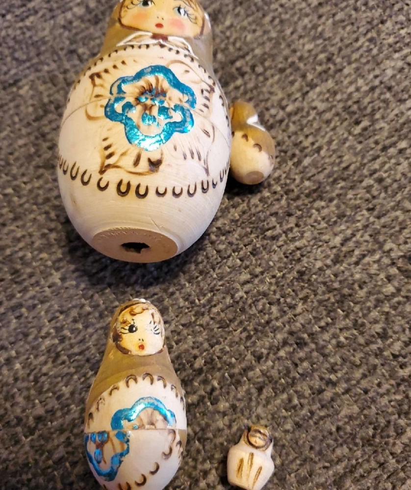 Russian Nesting dolls - Picture 4 of 5